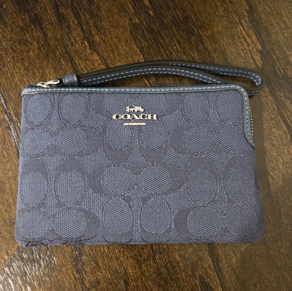 Coach Corner Zip Wristlet In Signature Jacquard